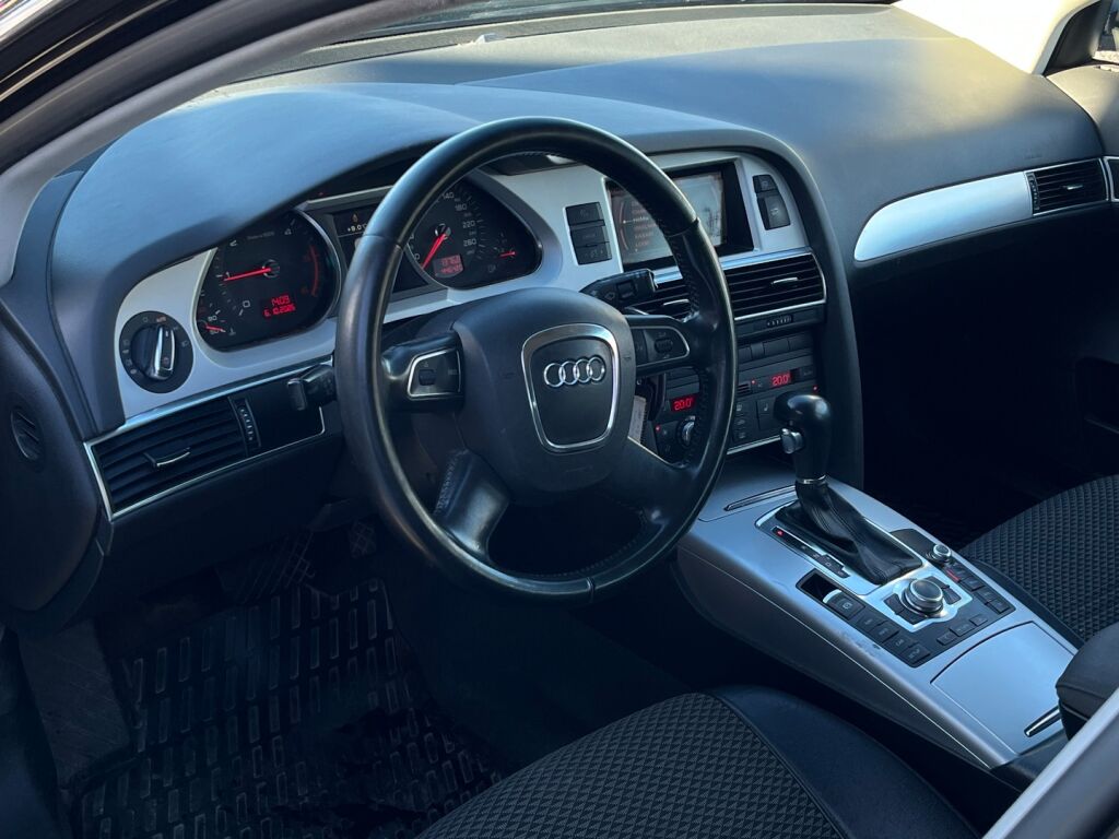 Audi A6 2010 Musta