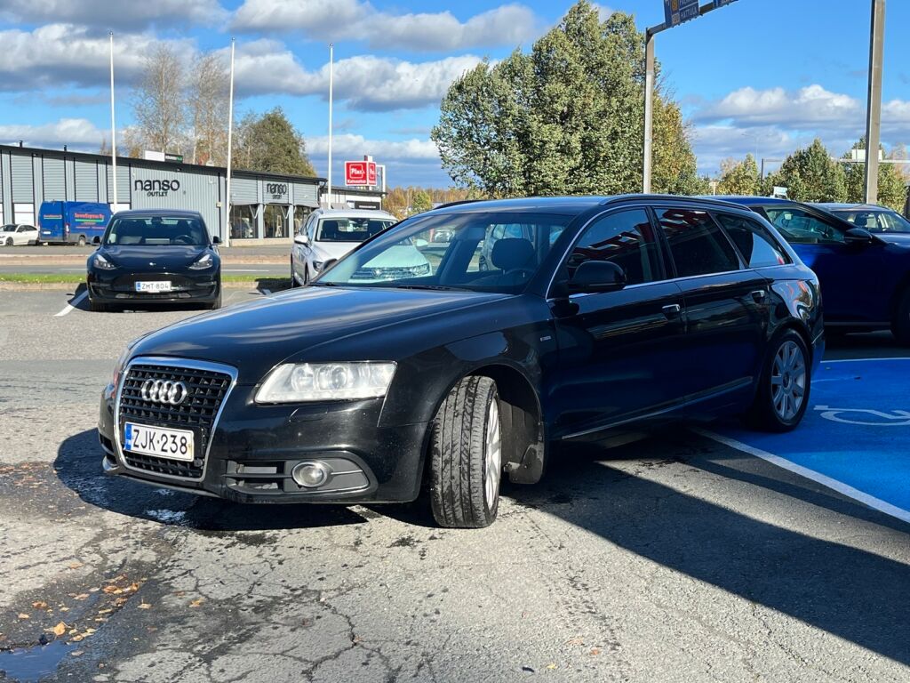 Audi A6 2010 Musta