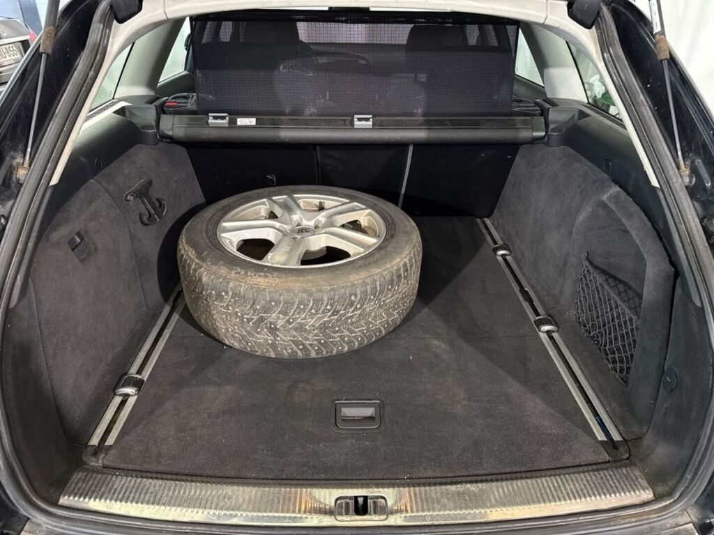 Audi A6 2010 Musta