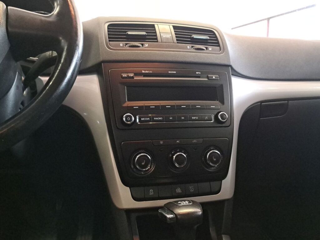 Skoda Yeti 2011 Punainen