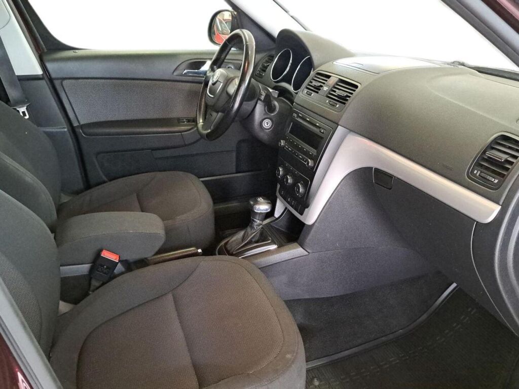 Skoda Yeti 2011 Punainen