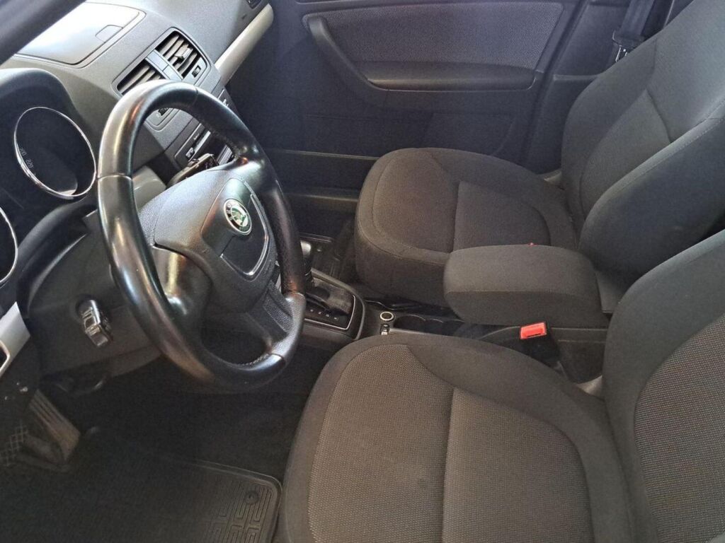 Skoda Yeti 2011 Punainen