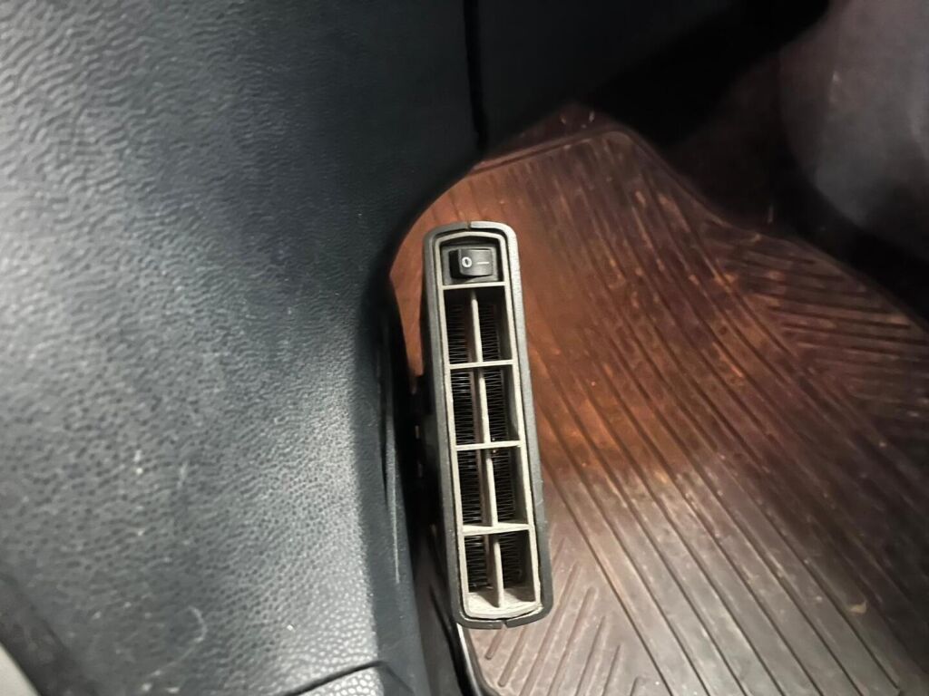 Ford FIESTA 2012 Ruskea (beige)