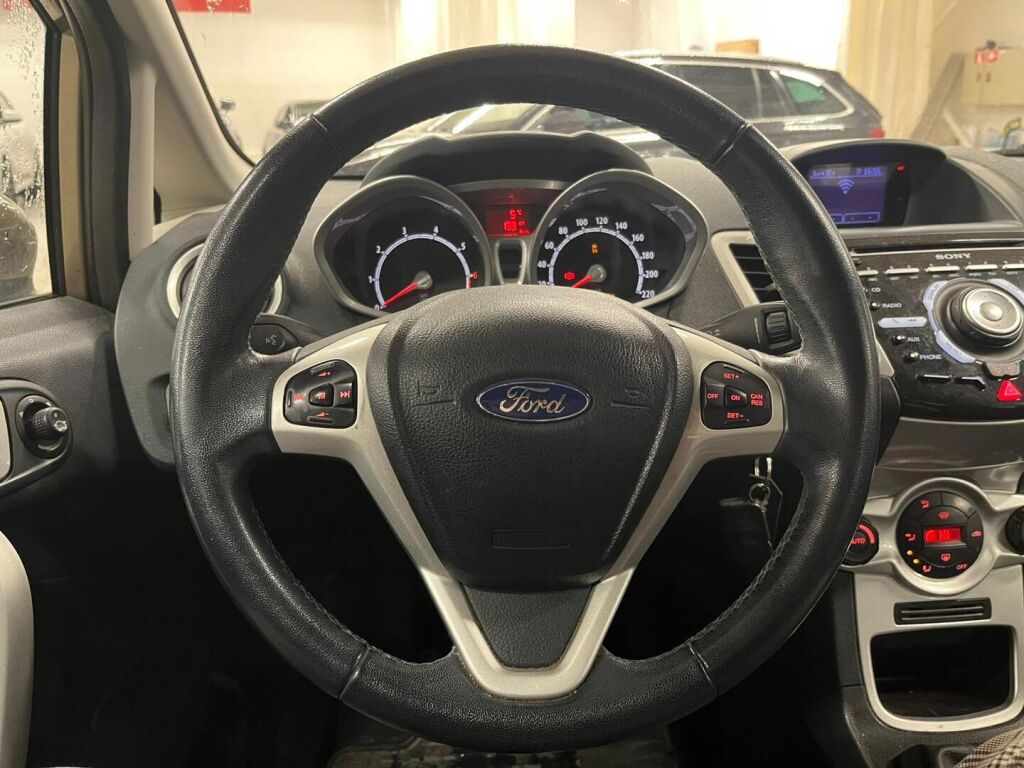 Ford FIESTA 2012 Ruskea (beige)