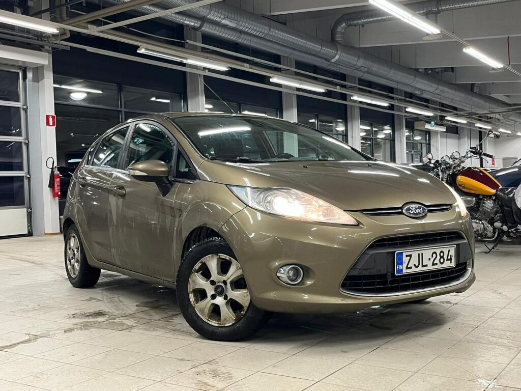 Ford FIESTA 2012 Ruskea (beige)