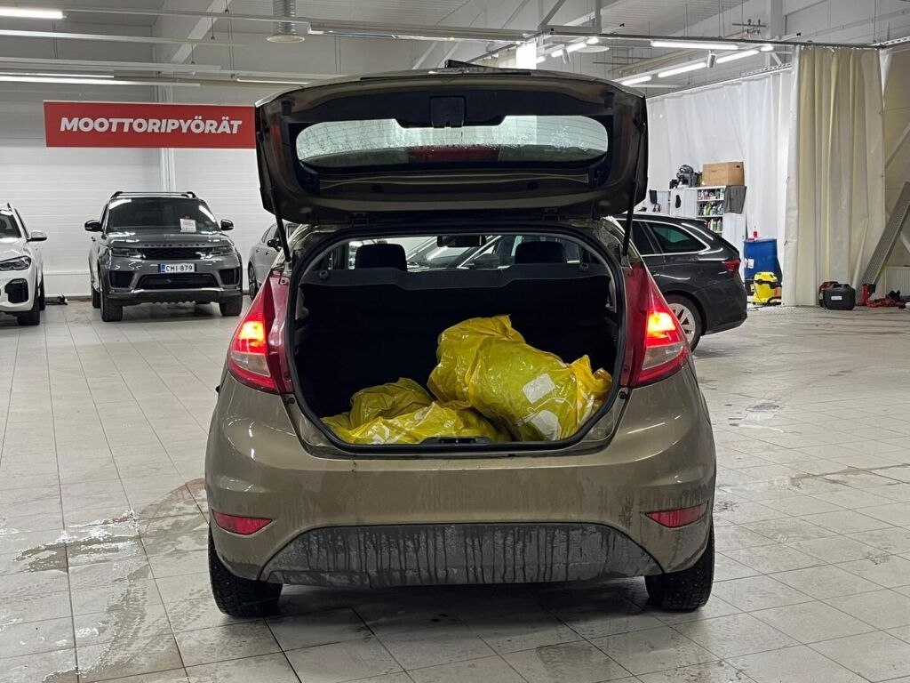 Ford FIESTA 2012 Ruskea (beige)