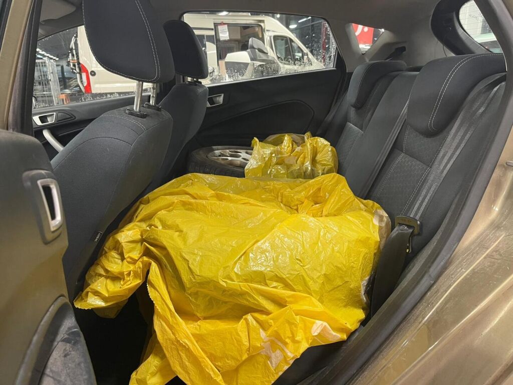 Ford FIESTA 2012 Ruskea (beige)