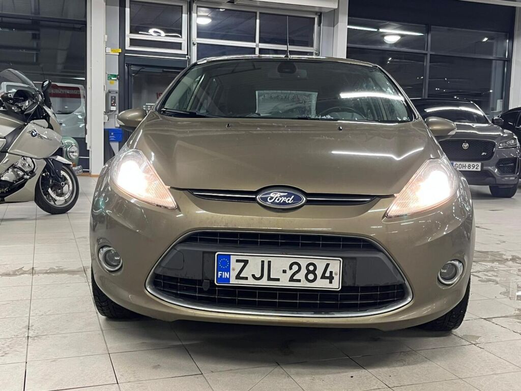 Ford FIESTA 2012 Ruskea (beige)