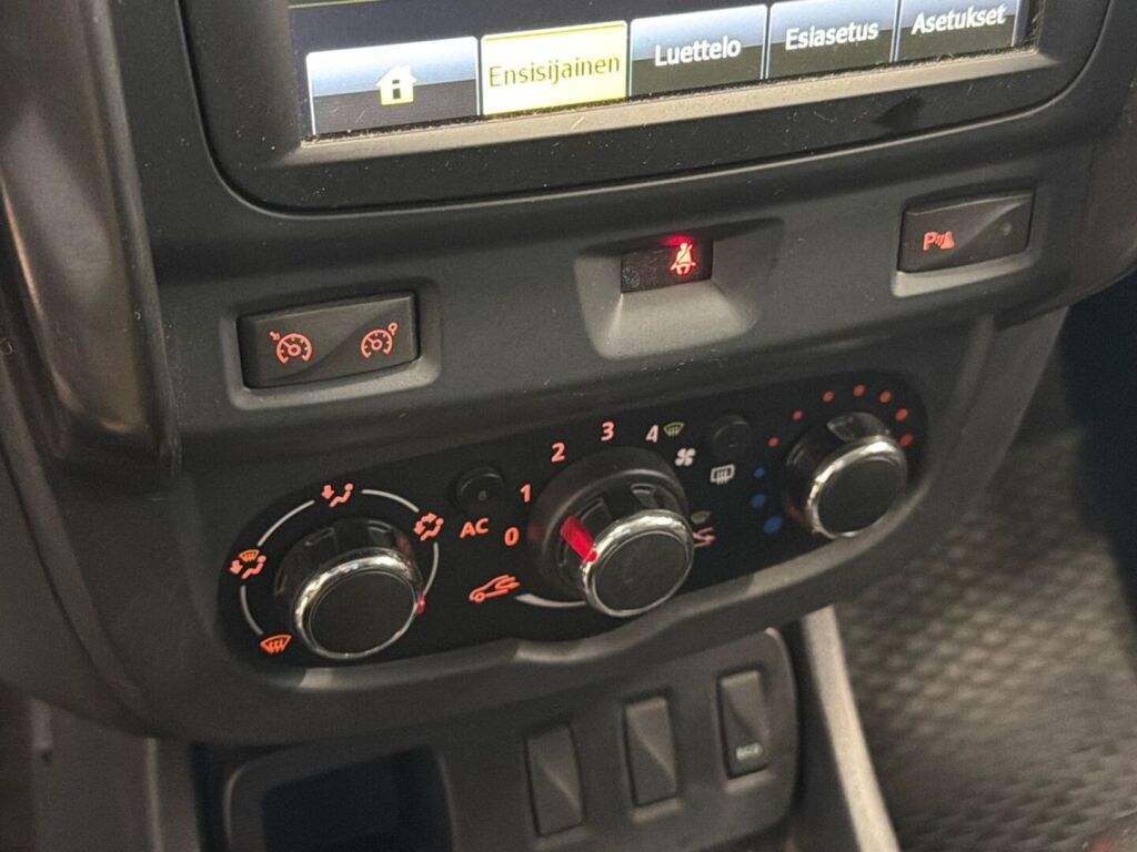Dacia Duster 2014 Vihreä