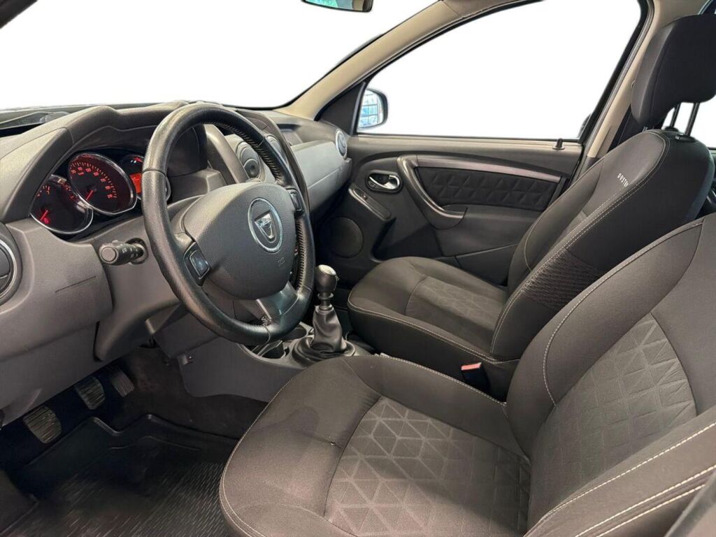 Dacia Duster 2014 Vihreä