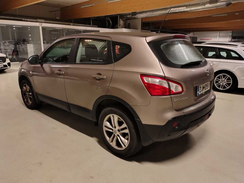 Nissan Qashqai 2012 Ruskea (beige)