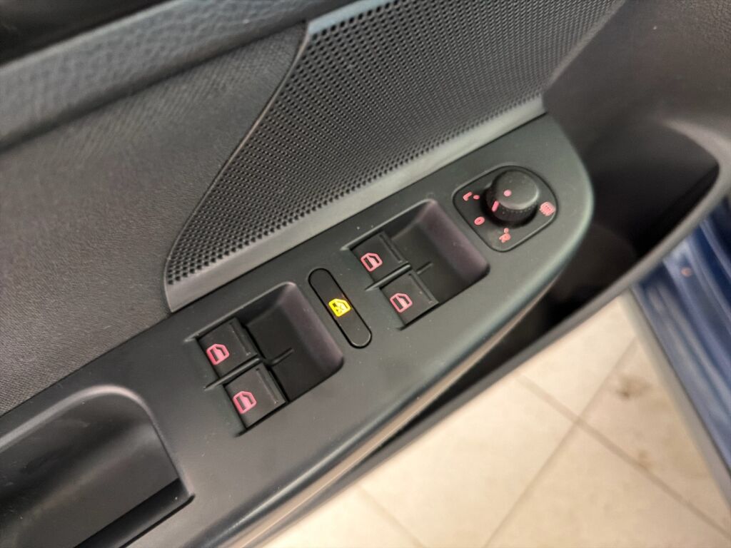 Volkswagen Golf 2012 Sininen