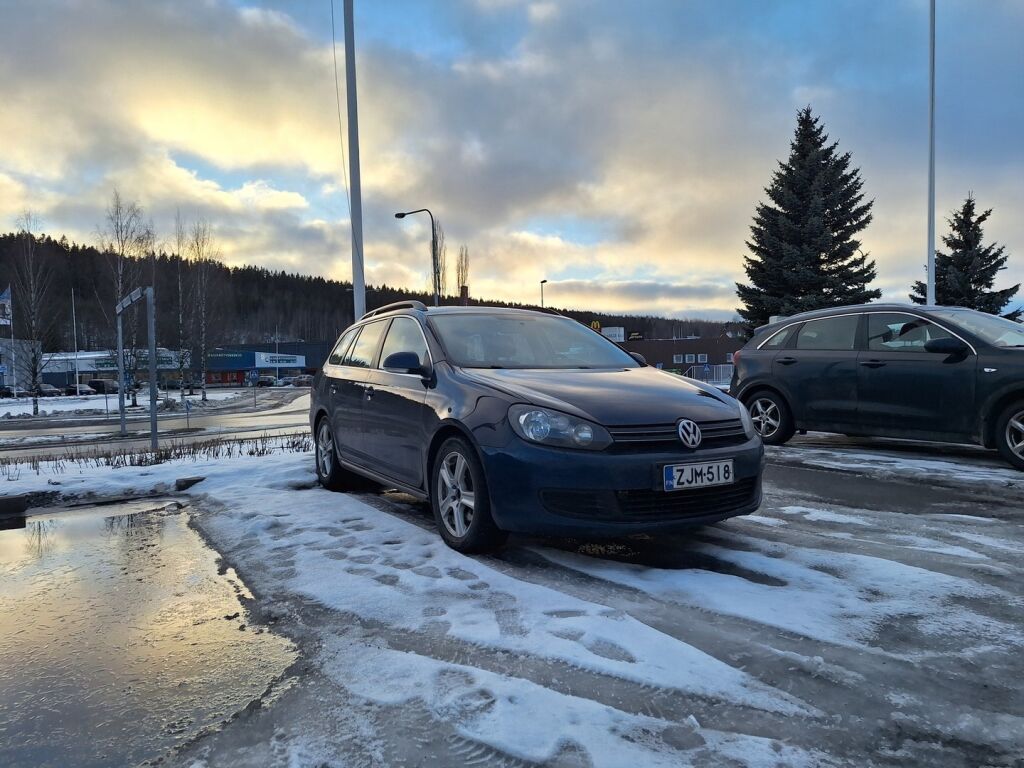Volkswagen Golf 2012 Sininen