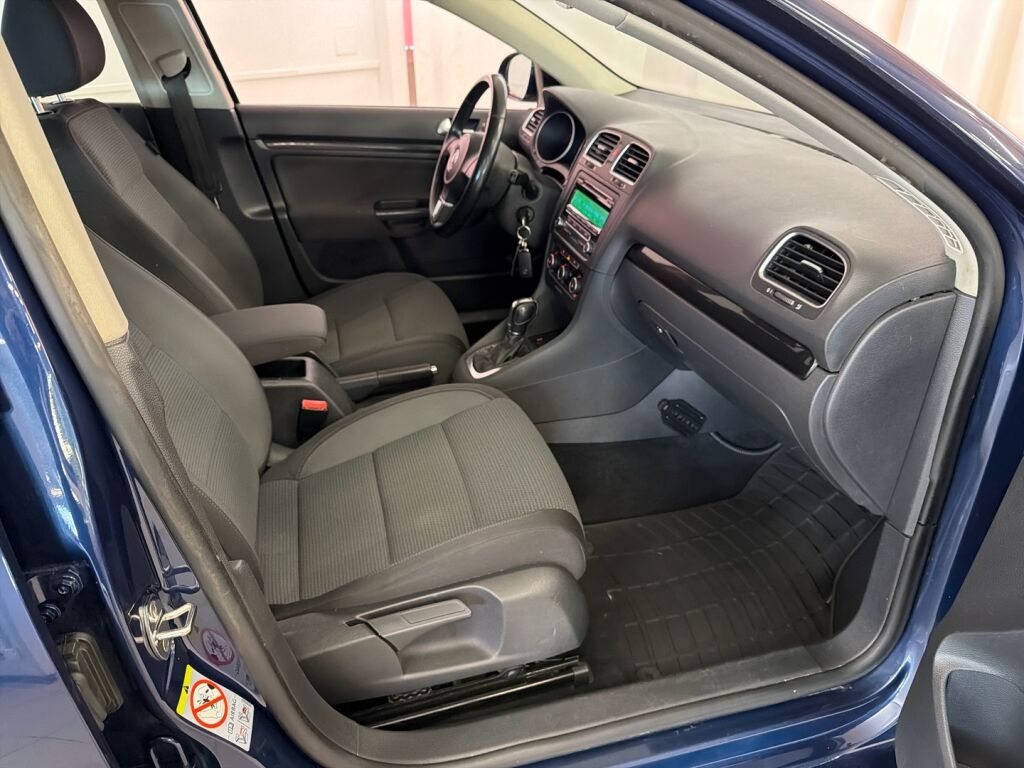 Volkswagen Golf 2012 Sininen