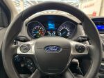 Ford Focus 2012 Punainen