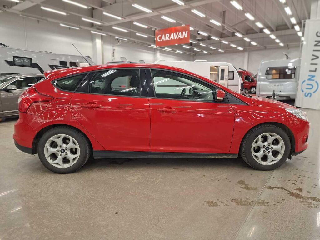 Ford Focus 2012 Punainen