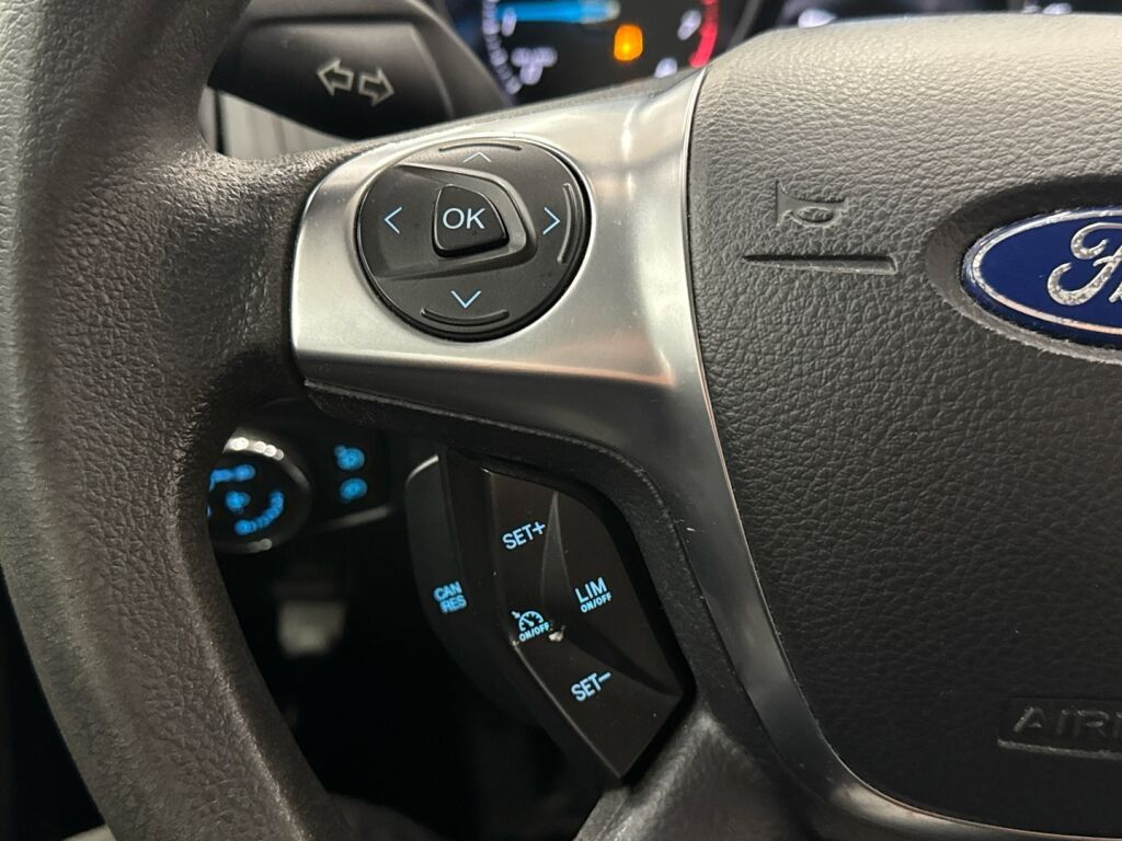 Ford Focus 2012 Punainen