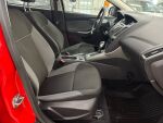 Ford Focus 2012 Punainen