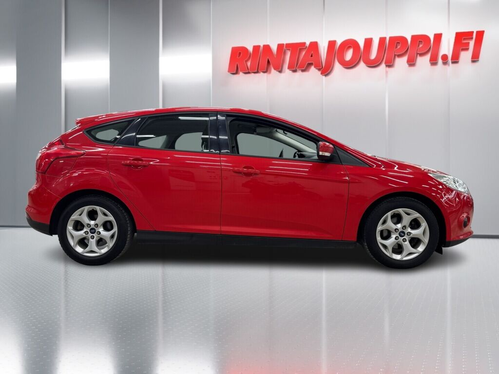 Ford Focus 2012 Punainen
