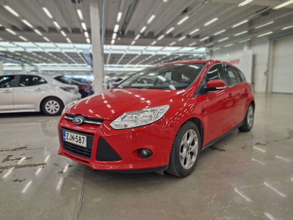 Ford Focus 2012 Punainen