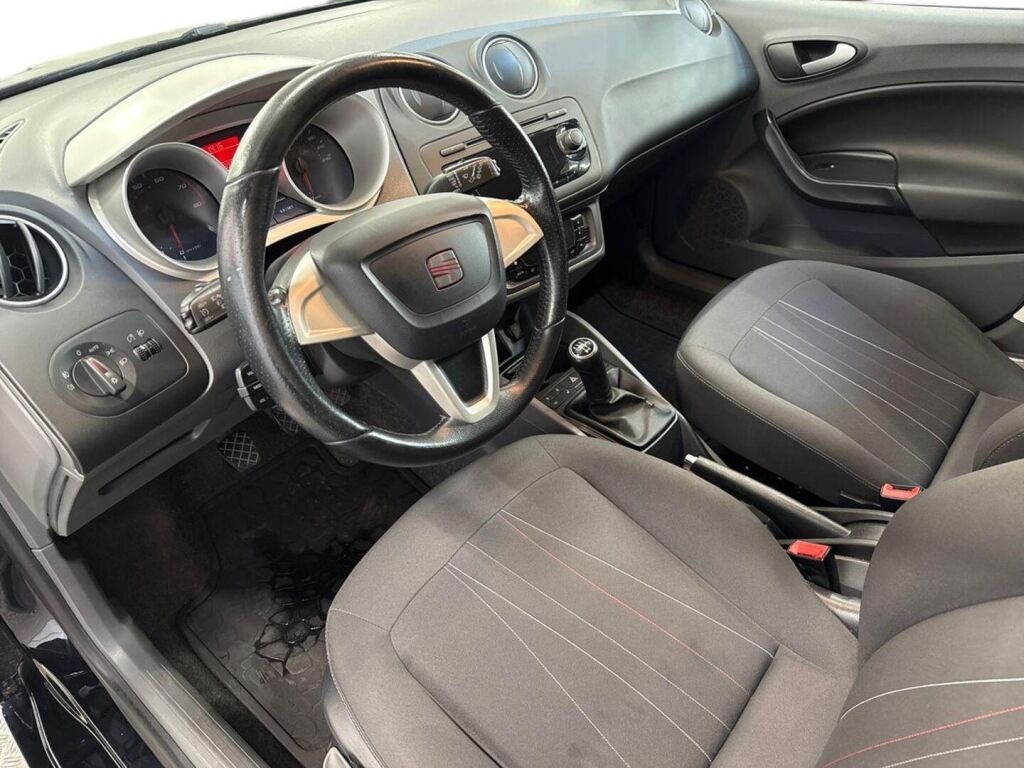 Seat Ibiza 2012 Musta