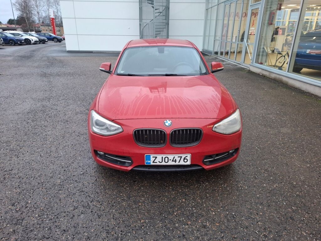 BMW 118 2012 Punainen