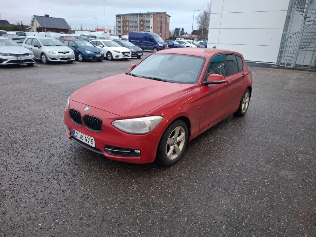 BMW 118 2012 Punainen