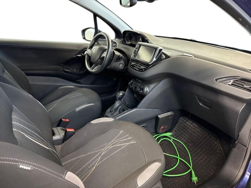Peugeot 208 2013 Sininen