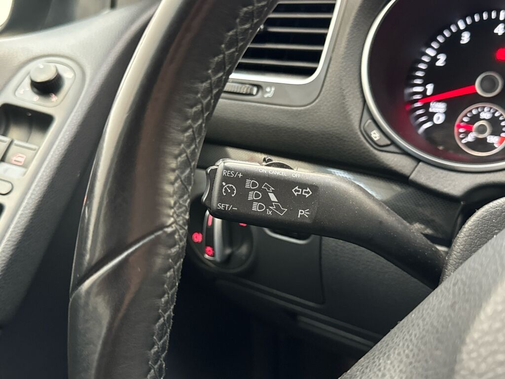 Volkswagen Golf 2012 Sininen