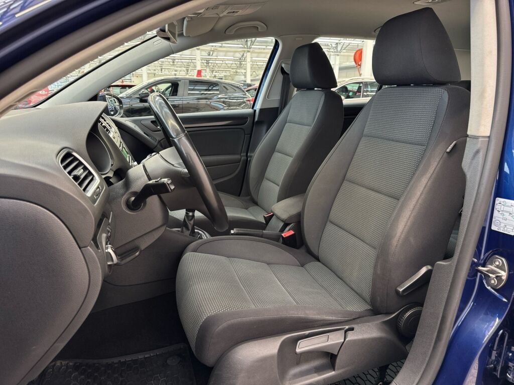 Volkswagen Golf 2012 Sininen