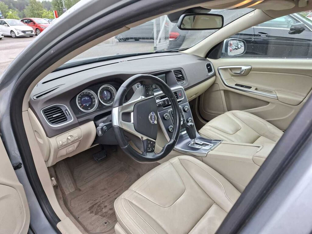 Volvo V60 2012 Harmaa