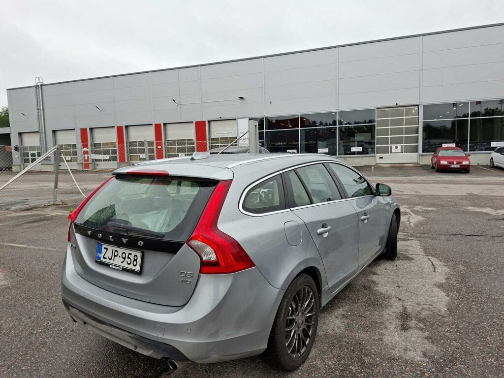 Volvo V60 2012 Harmaa