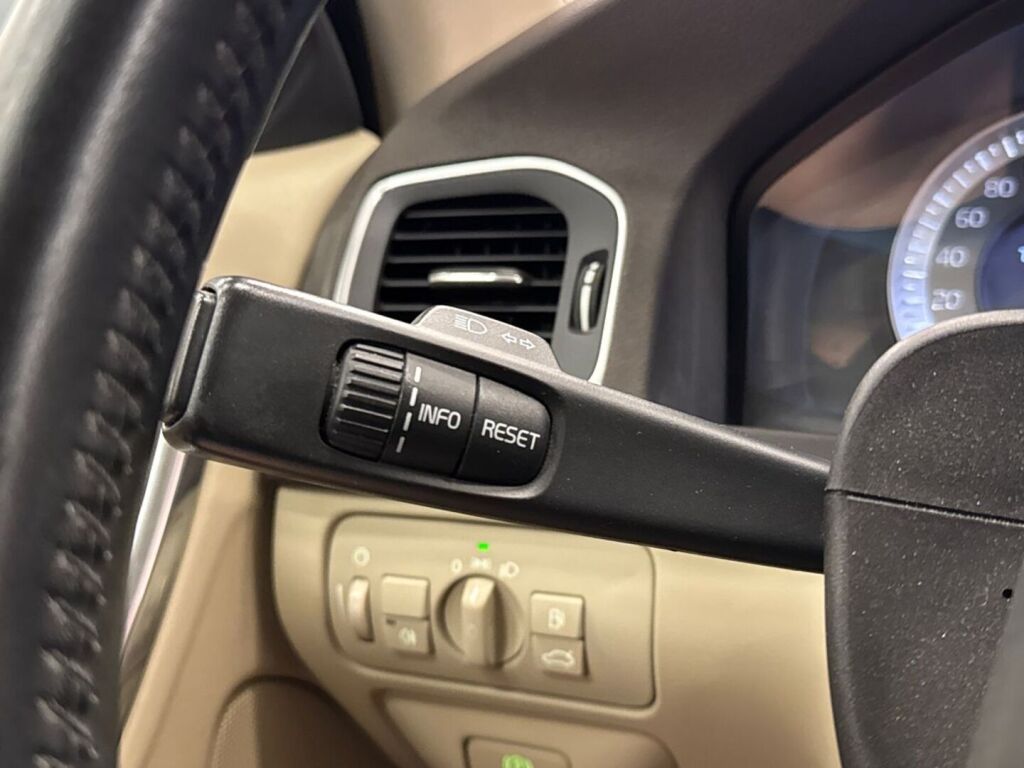 Volvo V60 2012 Harmaa