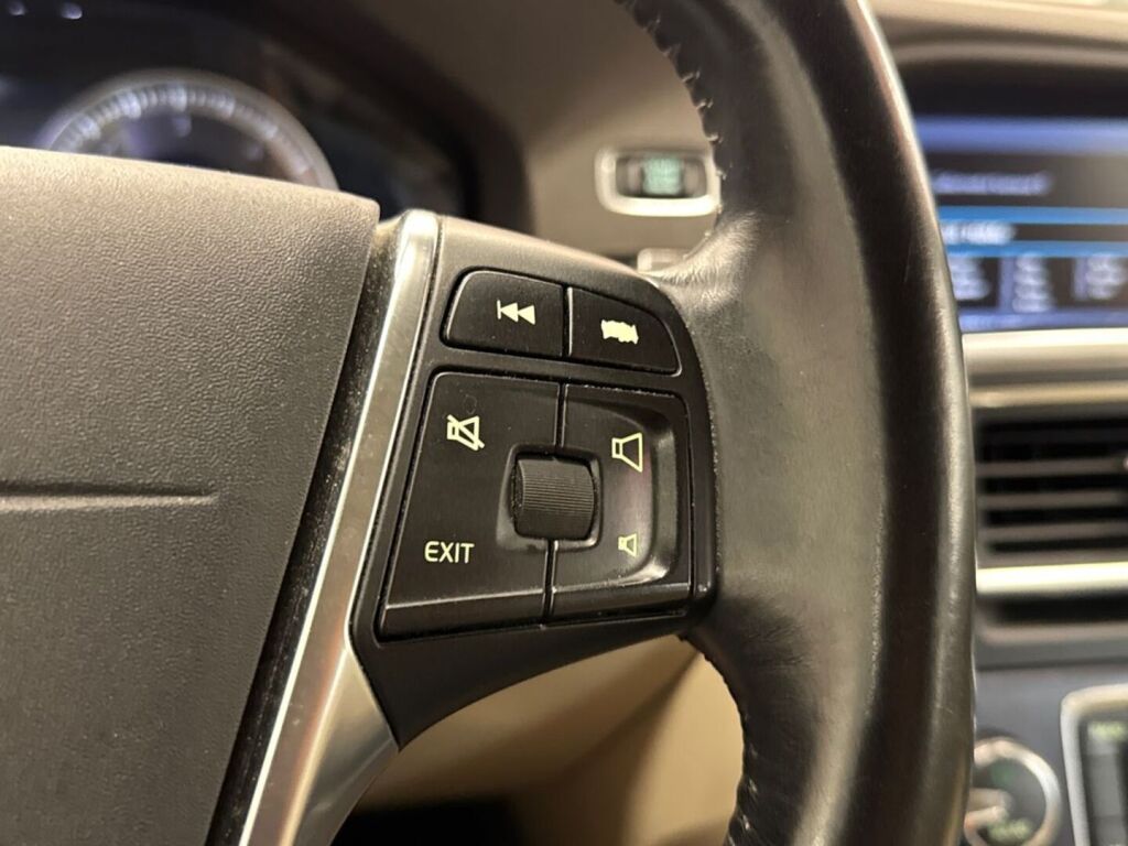Volvo V60 2012 Harmaa