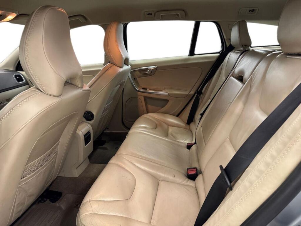 Volvo V60 2012 Harmaa