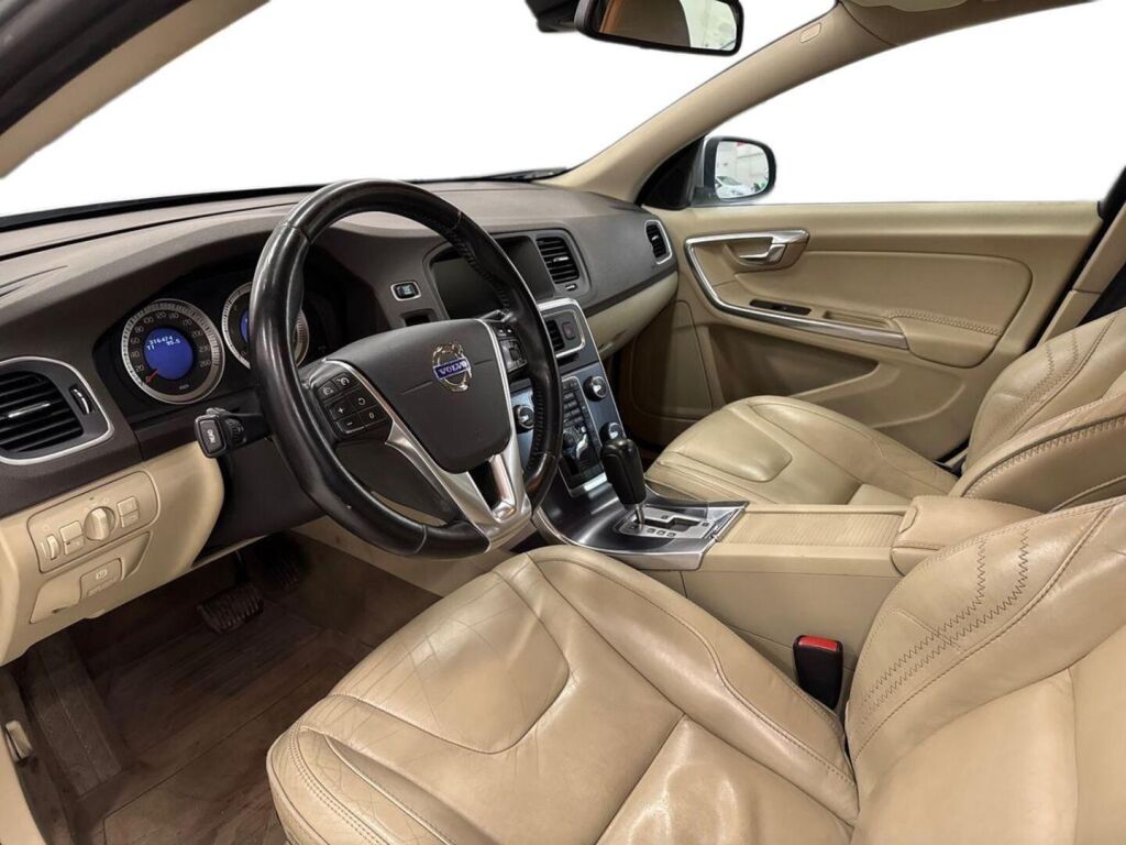Volvo V60 2012 Harmaa