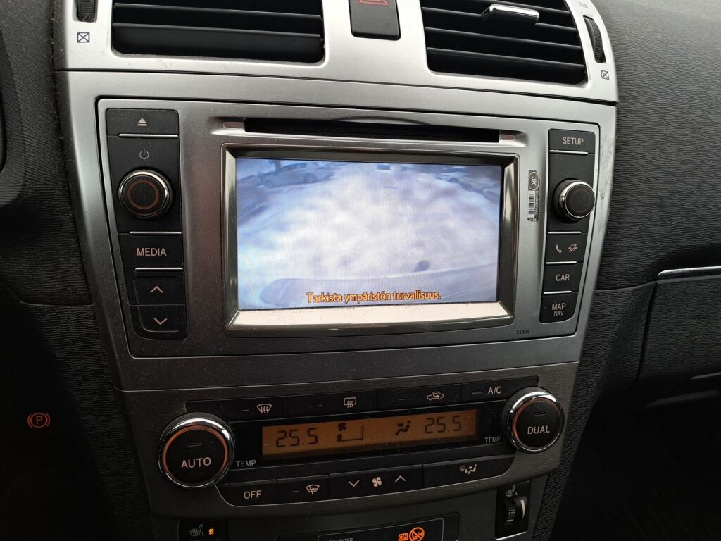 Toyota Avensis 2012 Valkoinen