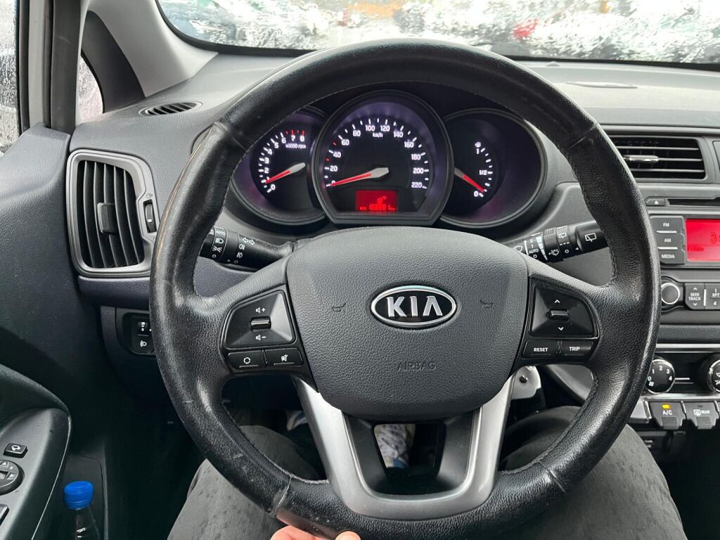 Kia Rio 2012 Ruskea (beige)