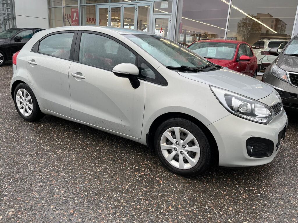 Kia Rio 2012 Ruskea (beige)