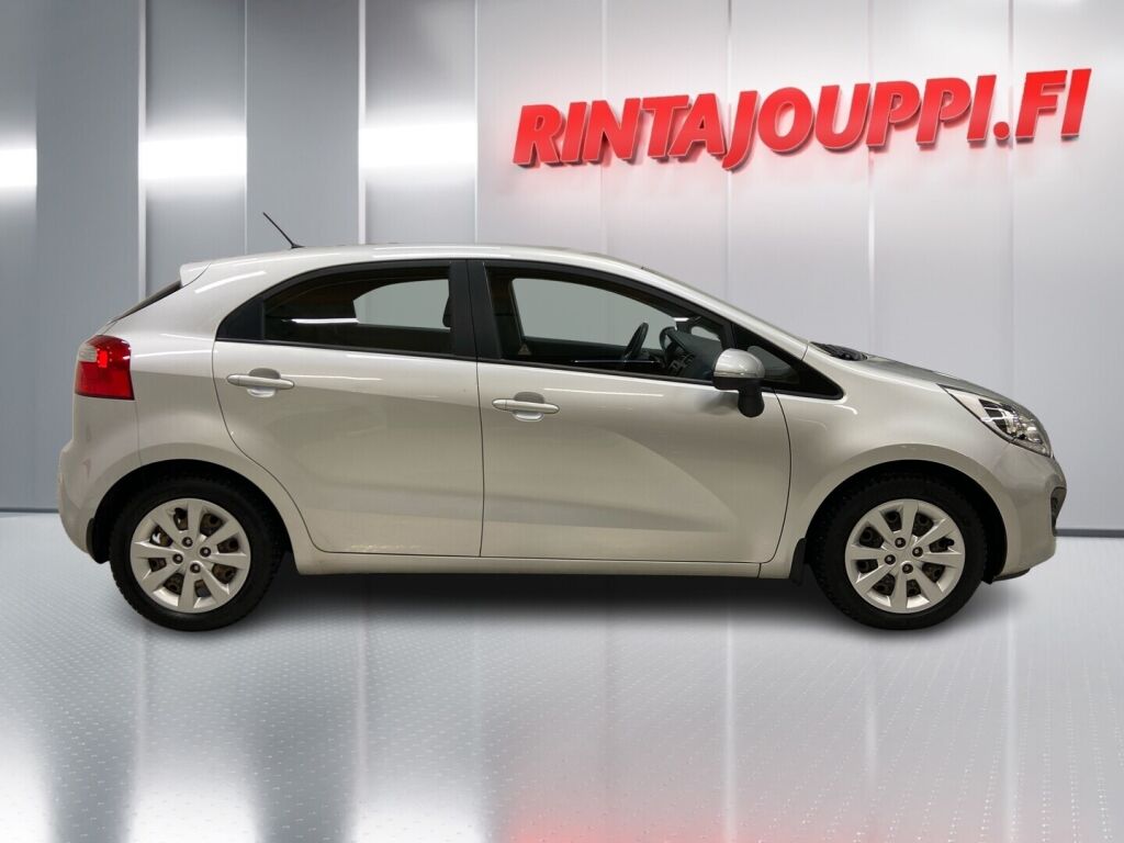 Kia Rio 2012 Hopea