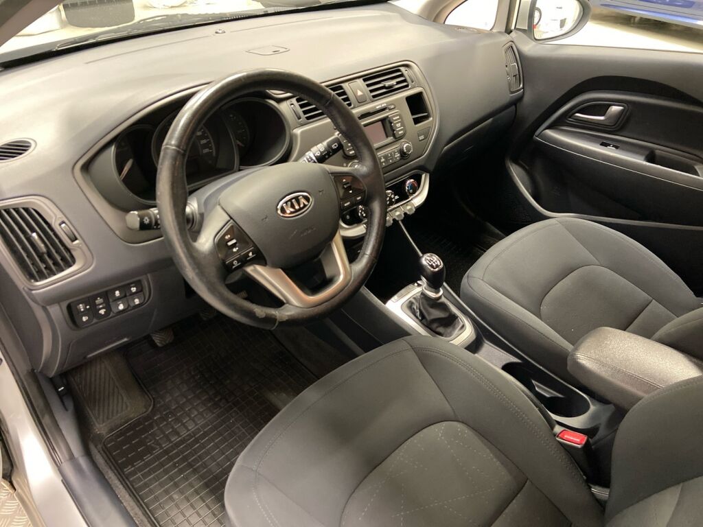 Kia Rio 2012 Hopea