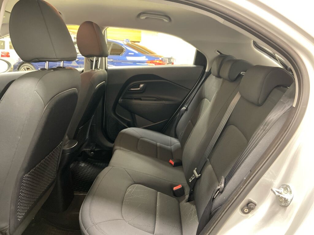 Kia Rio 2012 Hopea