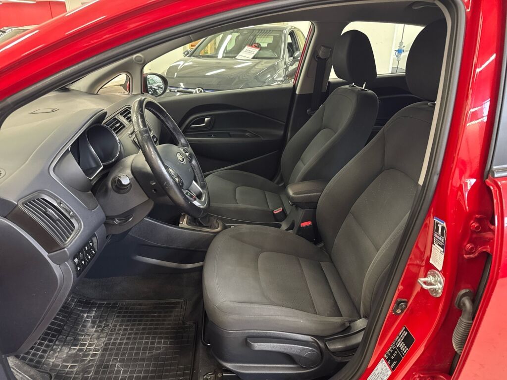 Kia Rio 2012 Punainen