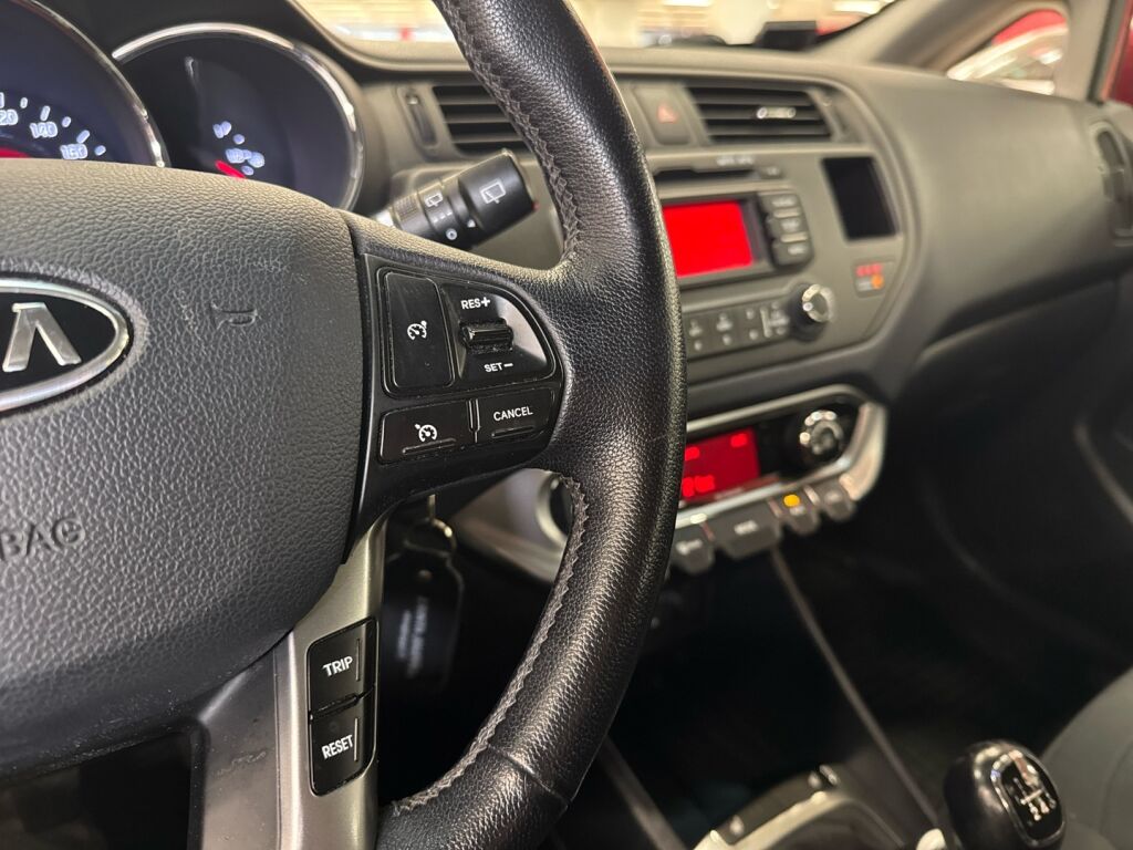 Kia Rio 2012 Punainen