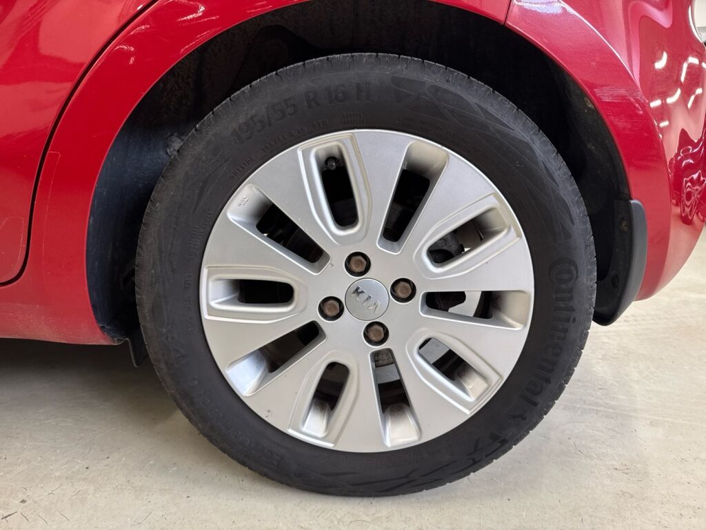 Kia Rio 2012 Punainen