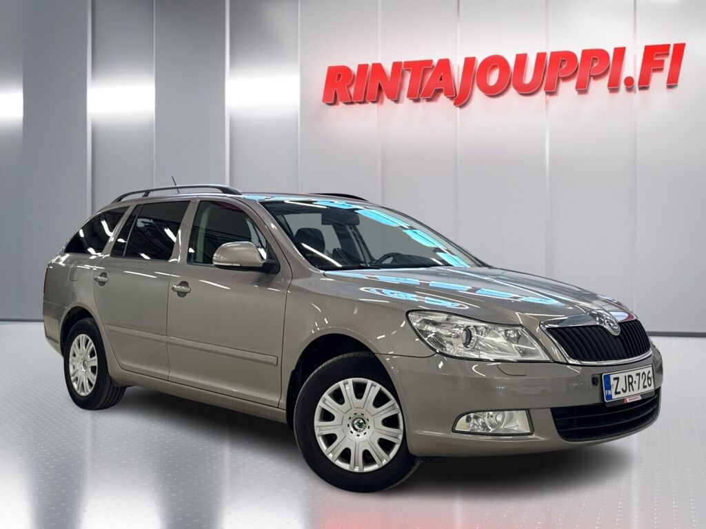 Skoda Octavia 2012 Ruskea (beige)