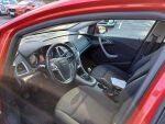Opel Astra 2012 Punainen