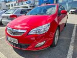Opel Astra 2013 Punainen