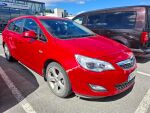 Opel Astra 2013 Punainen