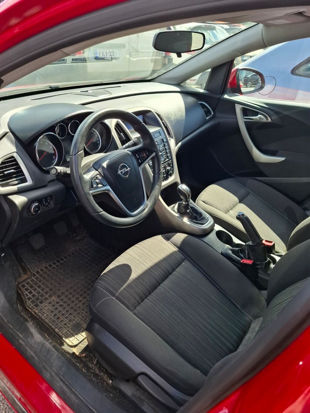 Opel Astra 2013 Punainen